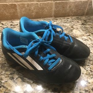 Boys Adidas soccer cleats  Size 4